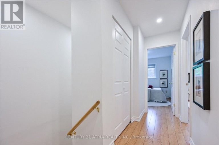 19 ASPENWOOD DRIVE, Toronto (Hillcrest Village), Ontario, M2H3E1