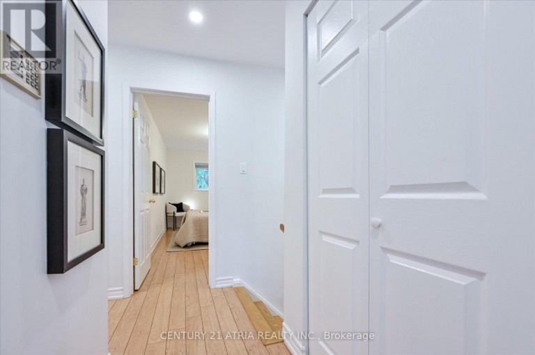 19 ASPENWOOD DRIVE, Toronto (Hillcrest Village), Ontario, M2H3E1