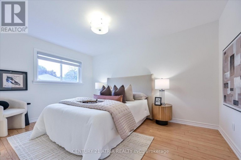 19 ASPENWOOD DRIVE, Toronto (Hillcrest Village), Ontario, M2H3E1