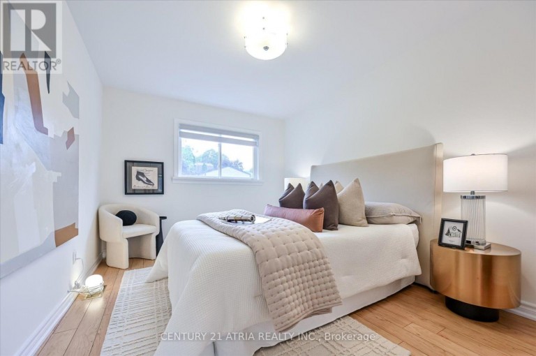 19 ASPENWOOD DRIVE, Toronto (Hillcrest Village), Ontario, M2H3E1