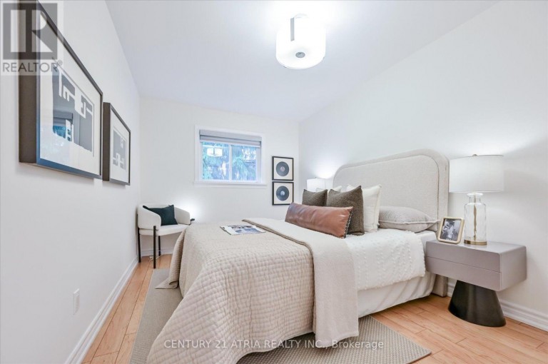 19 ASPENWOOD DRIVE, Toronto (Hillcrest Village), Ontario, M2H3E1