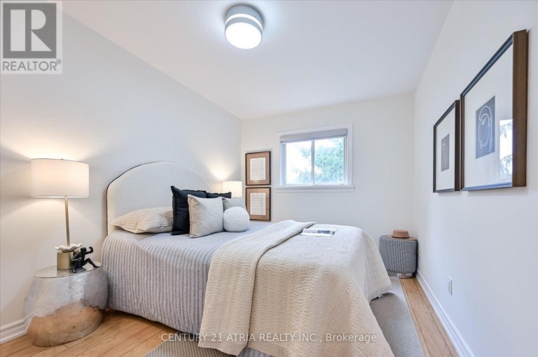 19 ASPENWOOD DRIVE, Toronto (Hillcrest Village), Ontario, M2H3E1