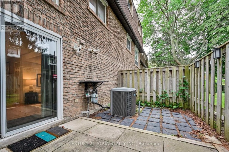 19 ASPENWOOD DRIVE, Toronto (Hillcrest Village), Ontario, M2H3E1