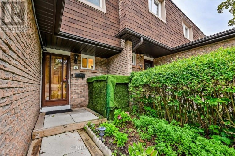 19 ASPENWOOD DRIVE, Toronto (Hillcrest Village), Ontario, M2H3E1