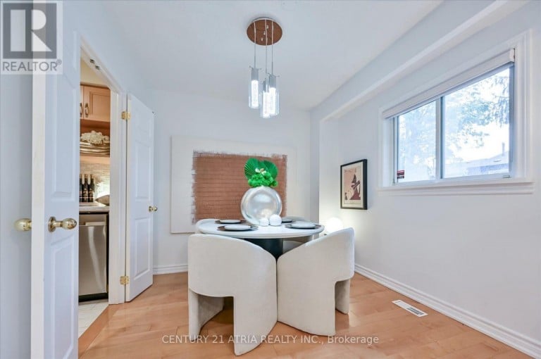 19 ASPENWOOD DRIVE, Toronto (Hillcrest Village), Ontario, M2H3E1