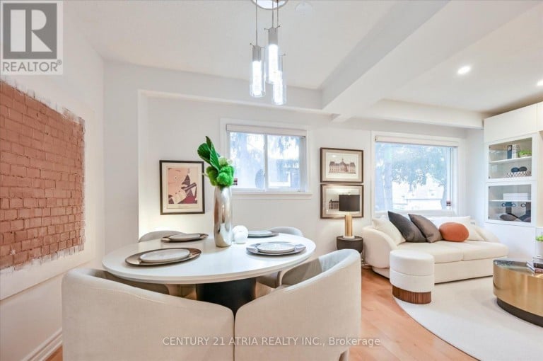 19 ASPENWOOD DRIVE, Toronto (Hillcrest Village), Ontario, M2H3E1
