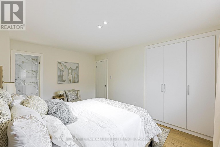 74 NAVAHO DRIVE, Toronto (Pleasant View), Ontario, M2H2X3