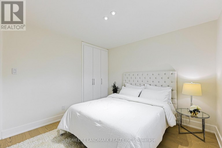 74 NAVAHO DRIVE, Toronto (Pleasant View), Ontario, M2H2X3