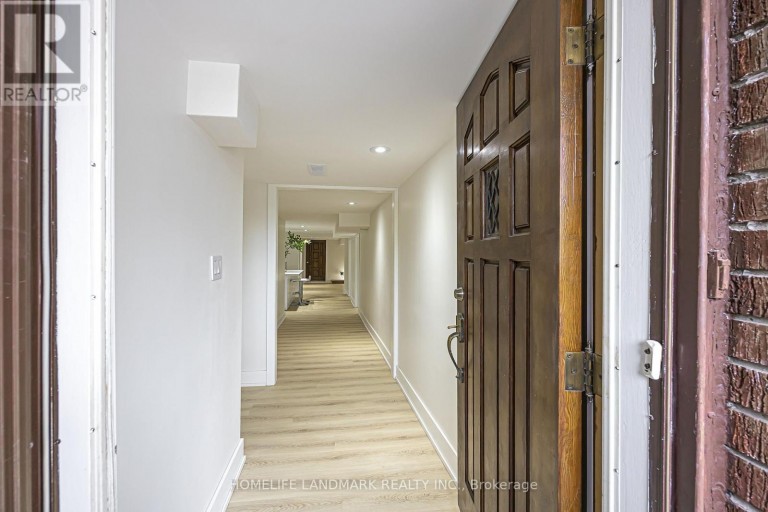 74 NAVAHO DRIVE, Toronto (Pleasant View), Ontario, M2H2X3