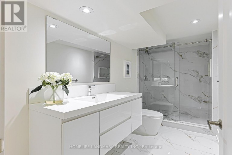 74 NAVAHO DRIVE, Toronto (Pleasant View), Ontario, M2H2X3