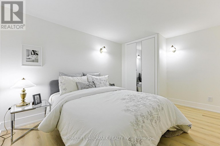 74 NAVAHO DRIVE, Toronto (Pleasant View), Ontario, M2H2X3