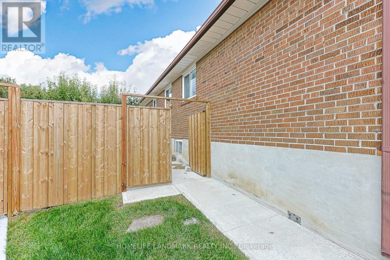 74 NAVAHO DRIVE, Toronto (Pleasant View), Ontario, M2H2X3