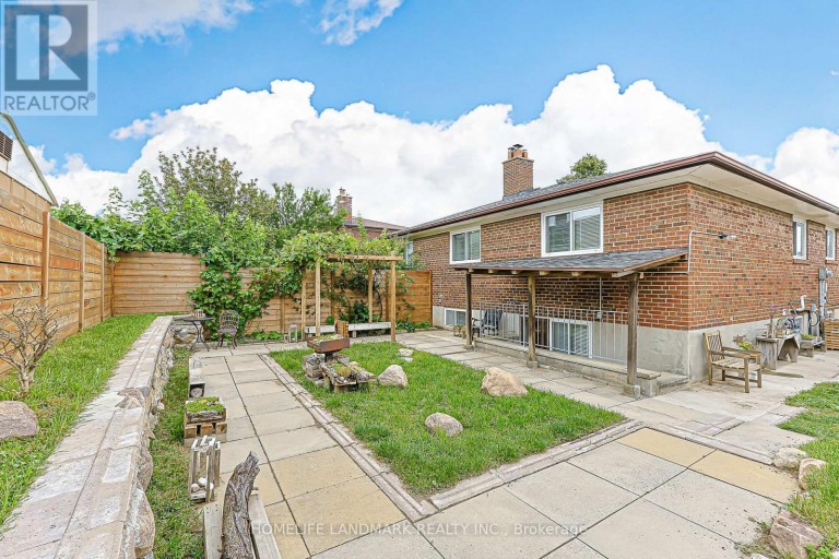 74 NAVAHO DRIVE, Toronto (Pleasant View), Ontario, M2H2X3