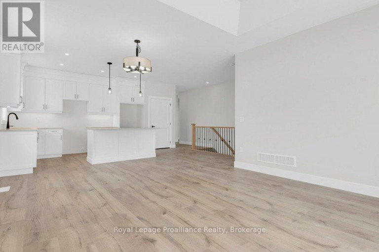 10 DUNMOR STREET, Stirling-Rawdon (Stirling Ward), Ontario, K0K3E0