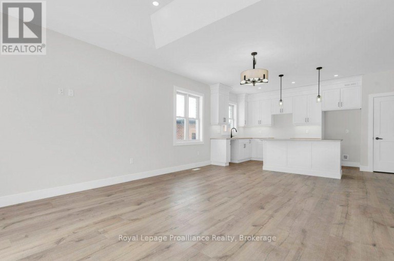 10 DUNMOR STREET, Stirling-Rawdon (Stirling Ward), Ontario, K0K3E0
