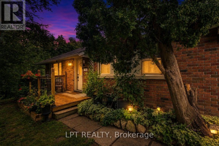 98 DON MOR DRIVE, Newmarket (Central Newmarket), Ontario, L3Y1G7