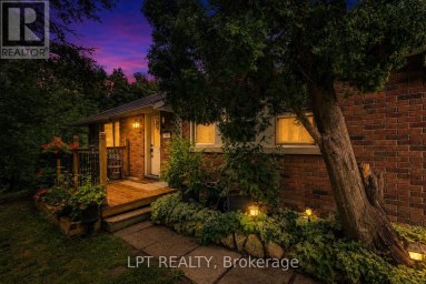 98 DON MOR DRIVE Newmarket (Central Newmarket) Ontario photo 1