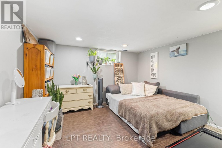 98 DON MOR DRIVE, Newmarket (Central Newmarket), Ontario, L3Y1G7