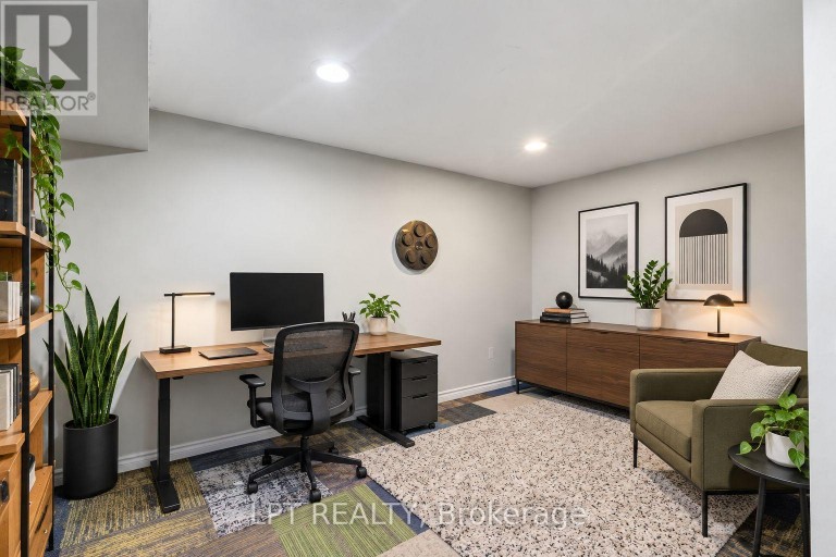 98 DON MOR DRIVE, Newmarket (Central Newmarket), Ontario, L3Y1G7