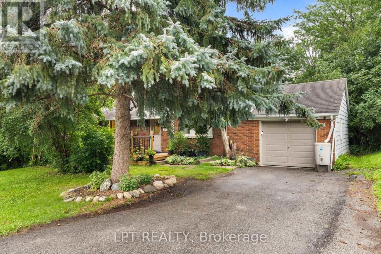 98 DON MOR DRIVE, Newmarket (Central Newmarket), Ontario, L3Y1G7