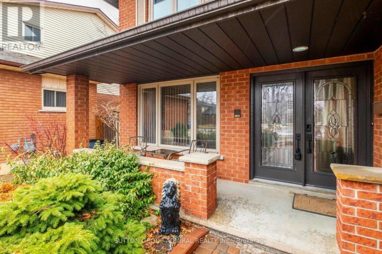 47 SANDY DRIVE, Hamilton (Stoney Creek), Ontario, L8E4X4