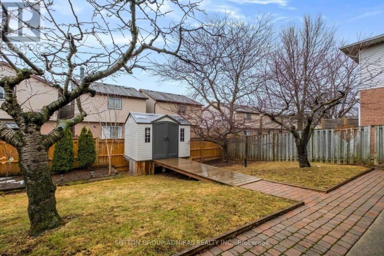 47 SANDY DRIVE, Hamilton (Stoney Creek), Ontario, L8E4X4
