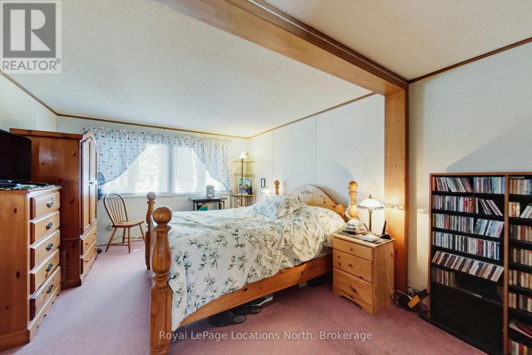 5 MURRAY DRIVE, Wasaga Beach, Ontario, L9Z1K3