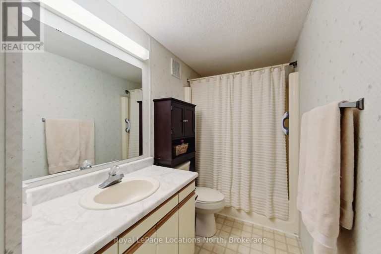 5 MURRAY DRIVE, Wasaga Beach, Ontario, L9Z1K3
