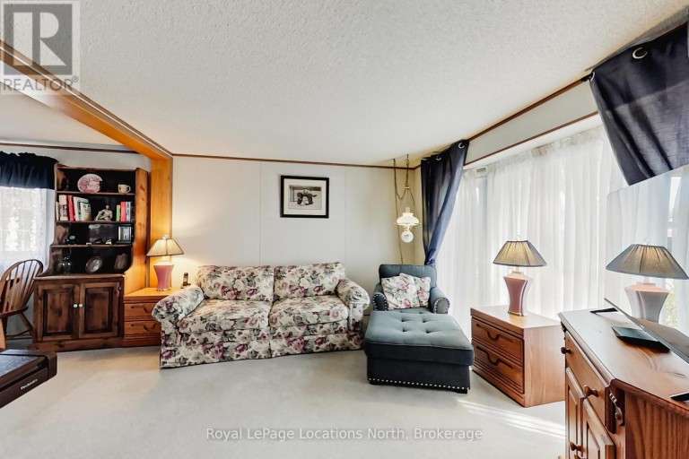 5 MURRAY DRIVE, Wasaga Beach, Ontario, L9Z1K3