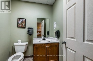 280 ST PATRICK STREET W Centre Wellington (Fergus) Ontario photo 17