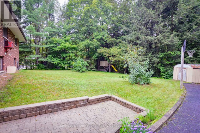 55 DENNISS DRIVE, Bracebridge (Macaulay), Ontario, P1L1W9