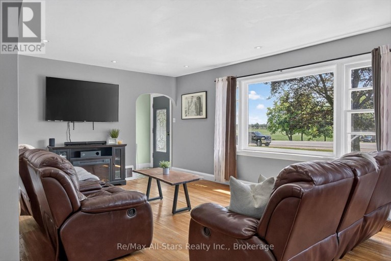 981 HIGHWAY 7, Kawartha Lakes (Oakwood), Ontario, K0M2M0