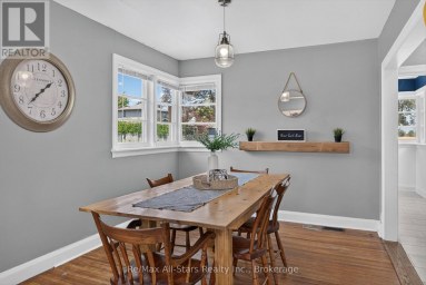 981 HIGHWAY 7 Kawartha Lakes (Oakwood) Ontario photo 11