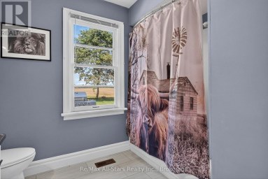 981 HIGHWAY 7 Kawartha Lakes (Oakwood) Ontario photo 24