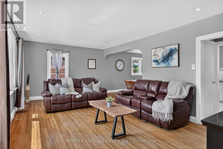 981 HIGHWAY 7, Kawartha Lakes (Oakwood), Ontario, K0M2M0