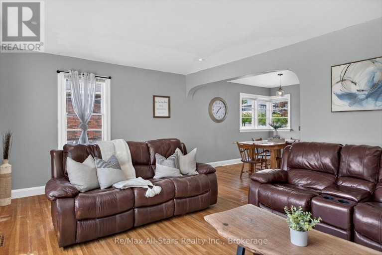 981 HIGHWAY 7, Kawartha Lakes (Oakwood), Ontario, K0M2M0