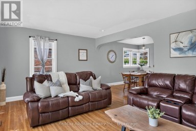 981 HIGHWAY 7 Kawartha Lakes (Oakwood) Ontario photo 9