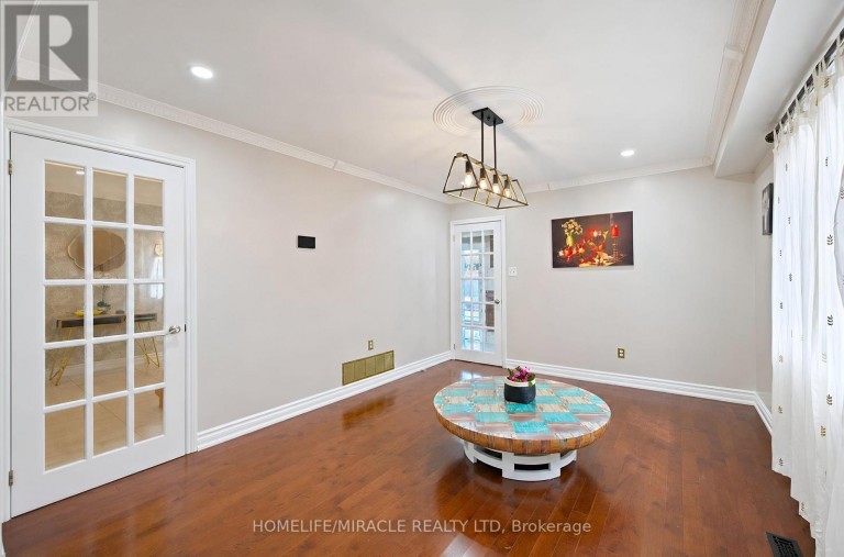 8173 MARTIN GROVE ROAD, Vaughan (West Woodbridge), Ontario, L4L3W9