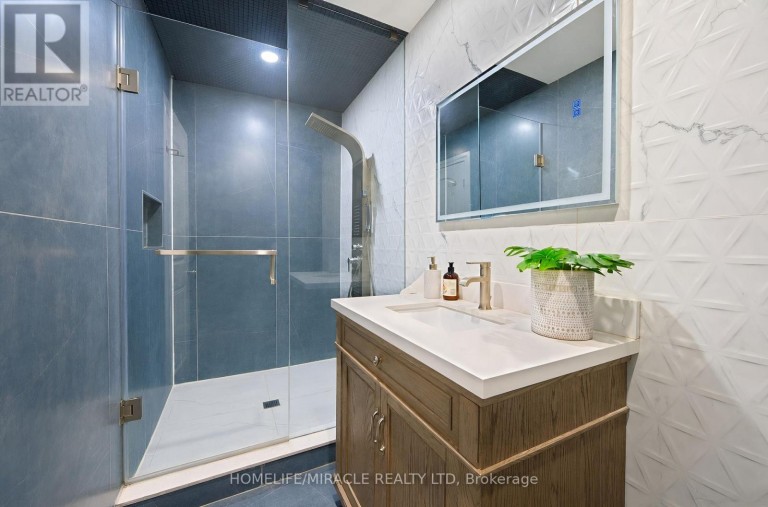 8173 MARTIN GROVE ROAD, Vaughan (West Woodbridge), Ontario, L4L3W9