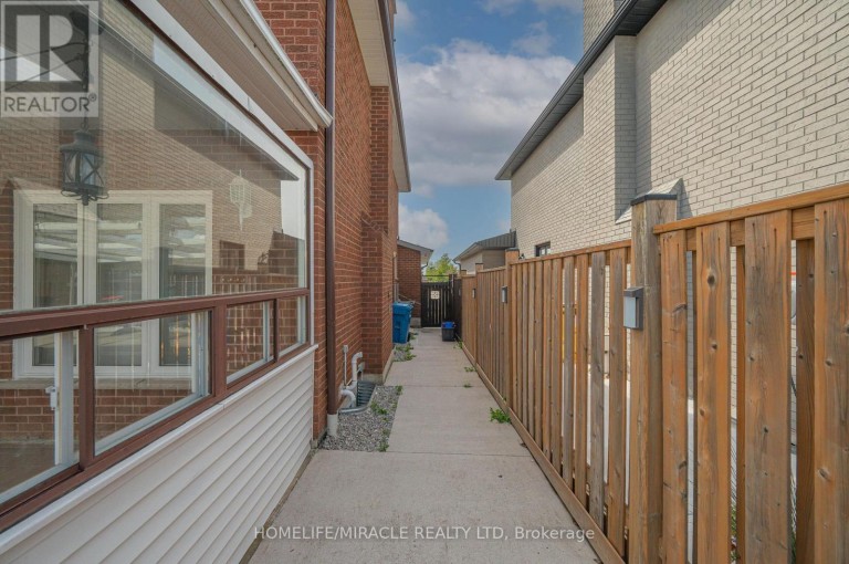 8173 MARTIN GROVE ROAD, Vaughan (West Woodbridge), Ontario, L4L3W9