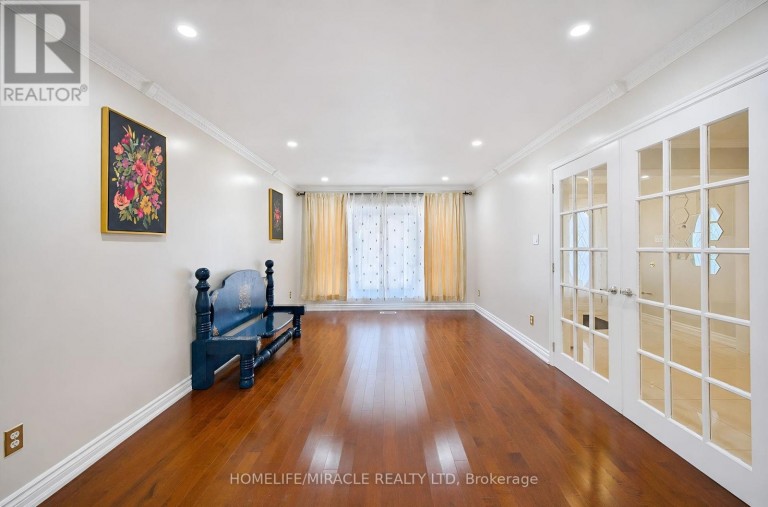 8173 MARTIN GROVE ROAD, Vaughan (West Woodbridge), Ontario, L4L3W9