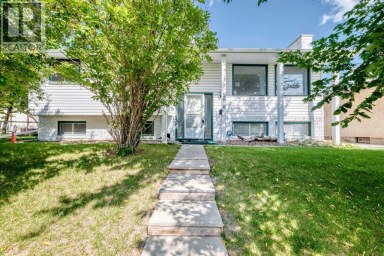 4408 Dalhart Road NW Calgary Alberta photo 1