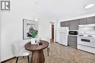 4408 Dalhart Road NW Calgary Alberta photo 15