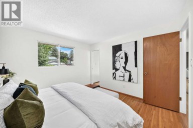 4408 Dalhart Road NW Calgary Alberta photo 17