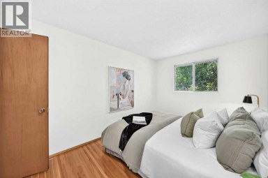 4408 Dalhart Road NW Calgary Alberta photo 22