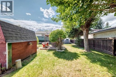 4408 Dalhart Road NW Calgary Alberta photo 36