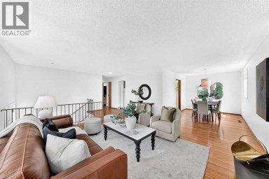 4408 Dalhart Road NW Calgary Alberta photo 6