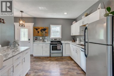 146 BENSON Street Ingersoll Ontario photo 21