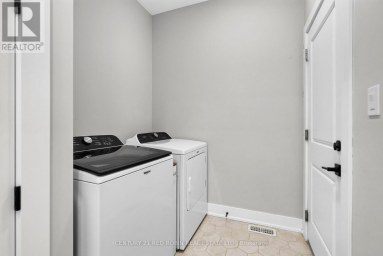 35 ELLIOT STREET Strathroy-Caradoc (SE) Ontario photo 22