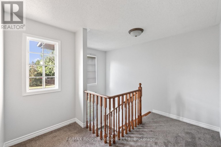 UPPER - 95 B CONCESSION STREET E, Clarington (Bowmanville), Ontario, L1C4R8